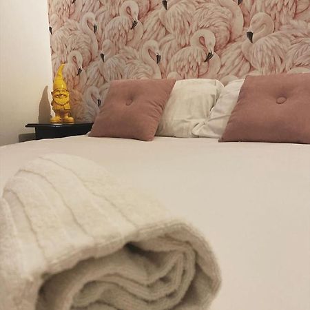 Royalroom2.0-Relaxing Spa & Luxury Apartments ลิโด ดิ ออสเตีย ภายนอก รูปภาพ