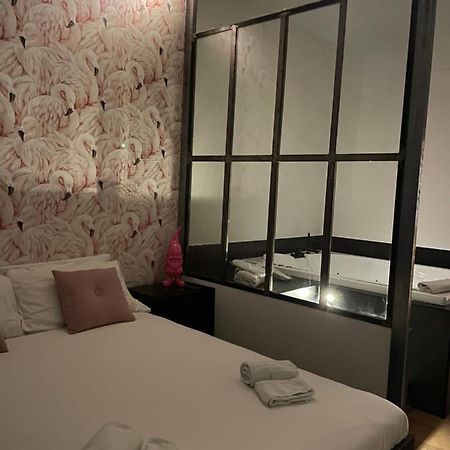 Royalroom2.0-Relaxing Spa & Luxury Apartments ลิโด ดิ ออสเตีย ภายนอก รูปภาพ